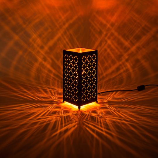Lampe mit Flammeneffekt - MegaLight LED Tischleuchte Shining Flame eckig